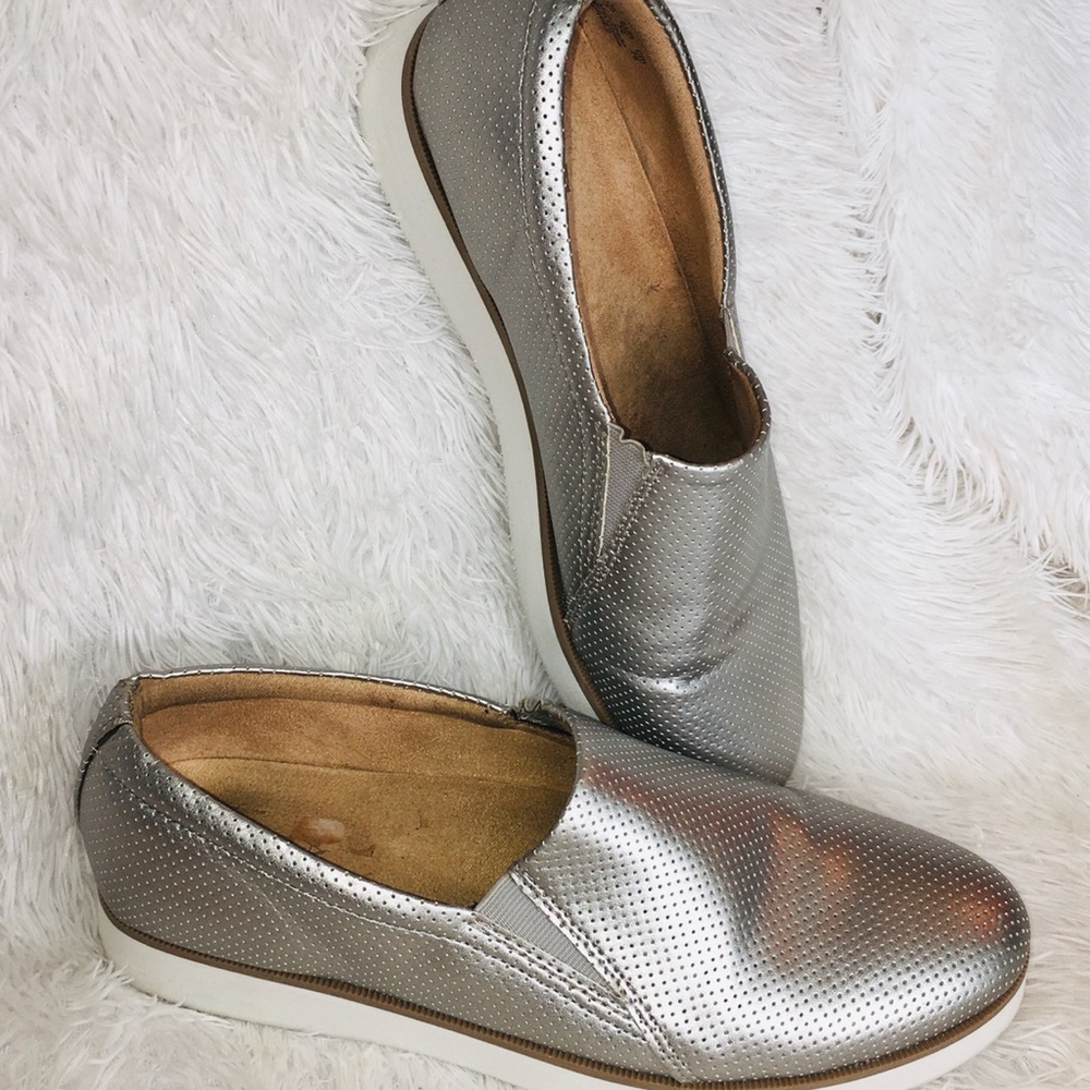 Naturalizer Platform Loafer Size 9